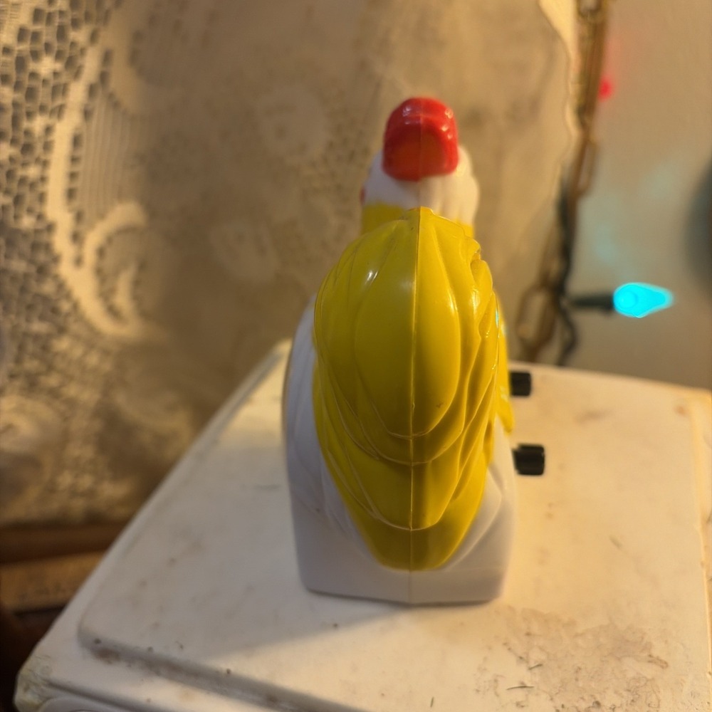 BOGO VINTAGE ROOSTER ALARM CLOCK AND SOLAR BOBBLE HEAD CHICK DOUBLE CLUCK - Picture 6 of 12